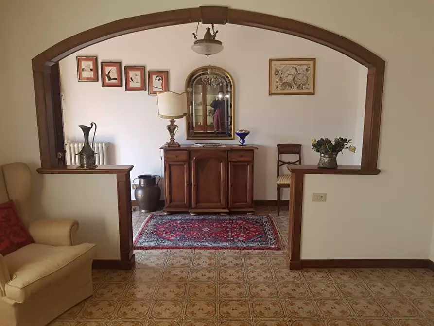 Immagine 1 di Appartamento in vendita  a Lucca