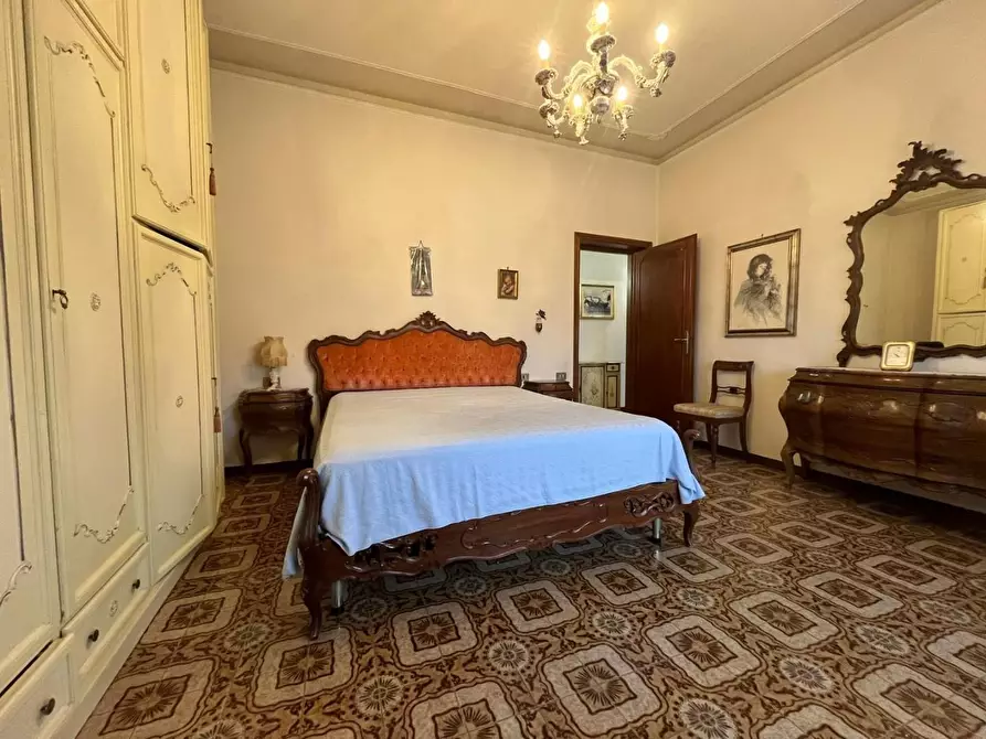 Immagine 55 di Appartamento in vendita  a Lucca