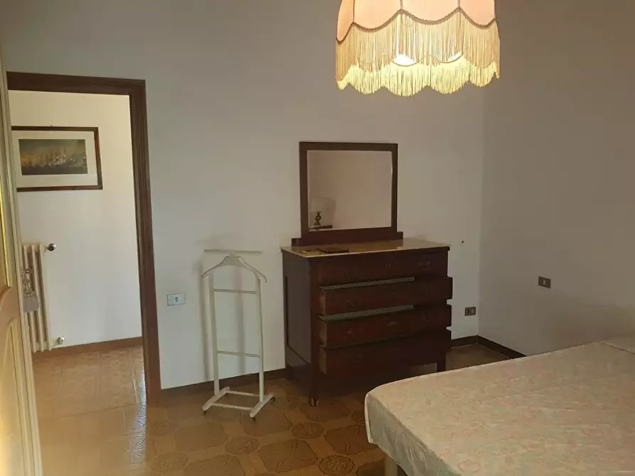 Immagine 19 di Appartamento in vendita  a Lucca