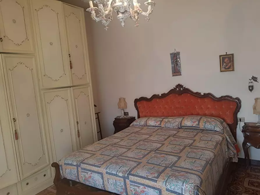 Immagine 13 di Appartamento in vendita  a Lucca
