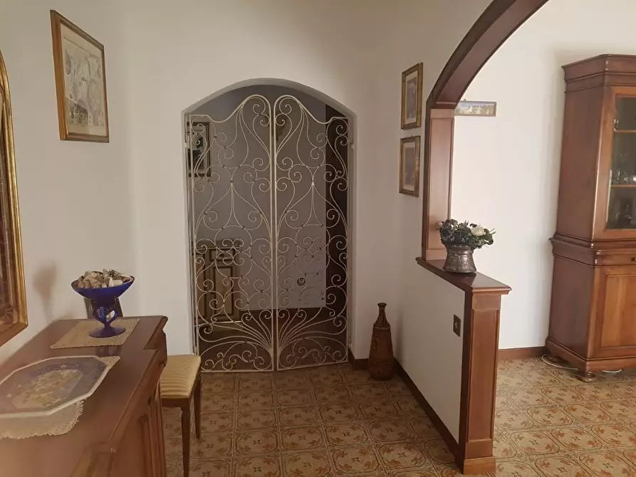 Immagine 4 di Appartamento in vendita  a Lucca