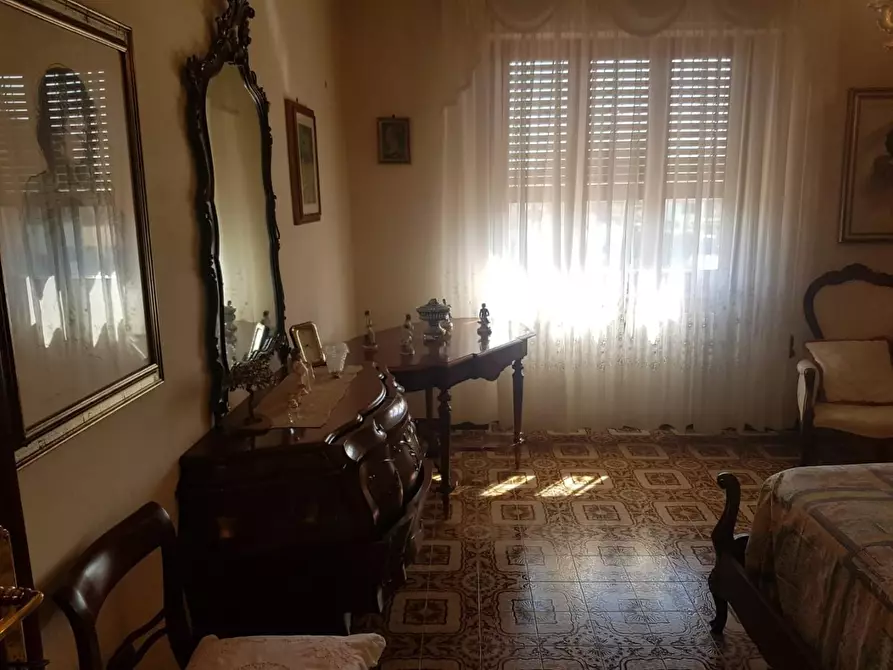 Immagine 12 di Appartamento in vendita  a Lucca