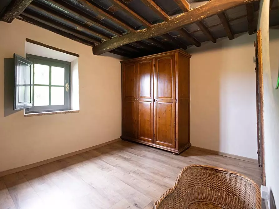Immagine 21 di Rustico / casale in vendita  a Lucca