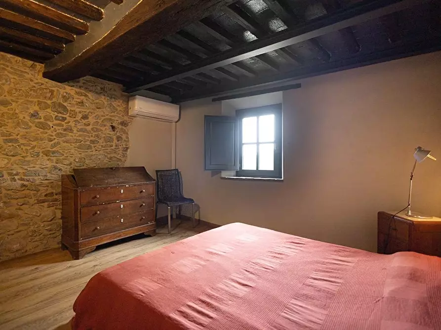 Immagine 18 di Rustico / casale in vendita  a Lucca