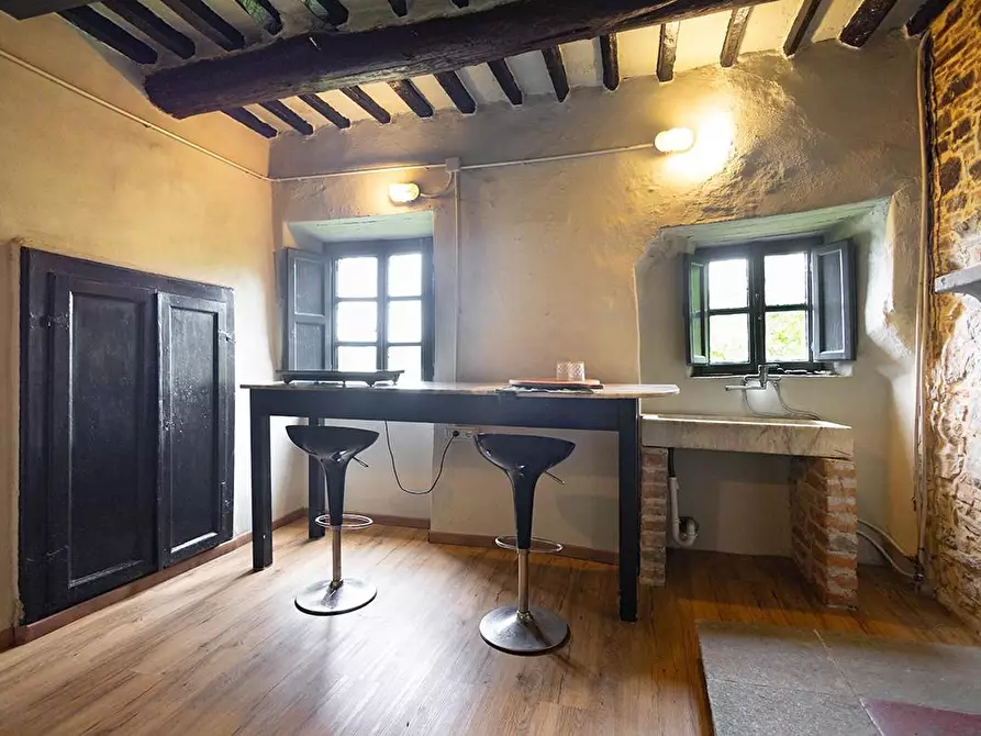 Immagine 10 di Rustico / casale in vendita  a Lucca