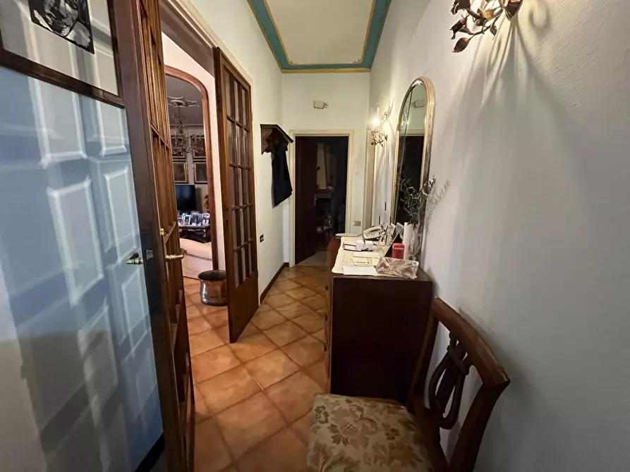 Immagine 60 di Appartamento in vendita  a Lucca