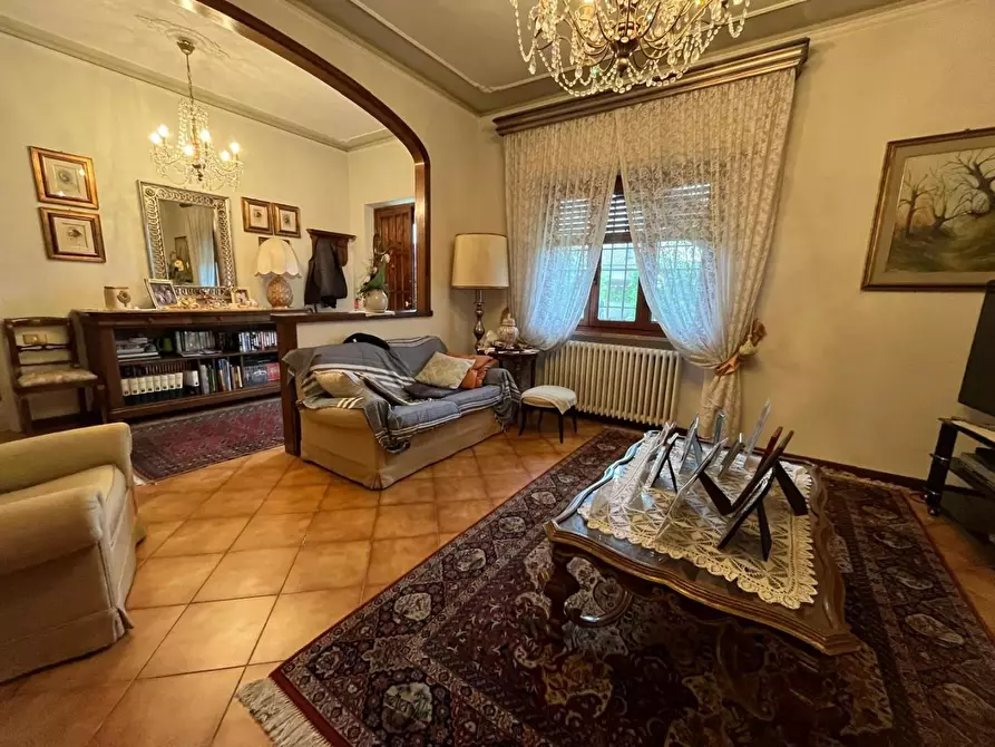Immagine 57 di Appartamento in vendita  a Lucca