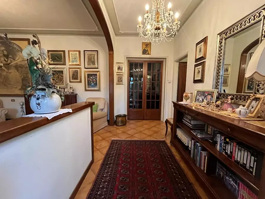 Immagine 46 di Appartamento in vendita  a Lucca