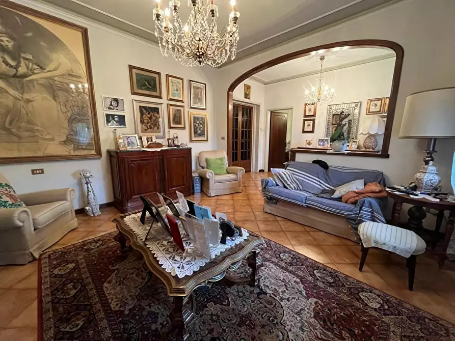Immagine 56 di Appartamento in vendita  a Lucca