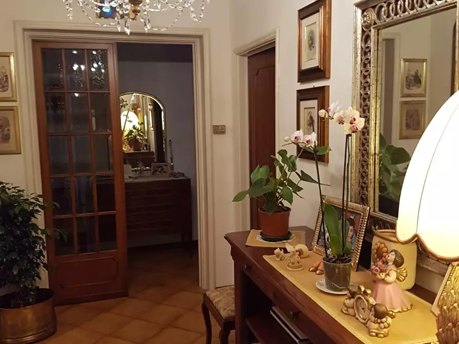 Immagine 20 di Appartamento in vendita  a Lucca