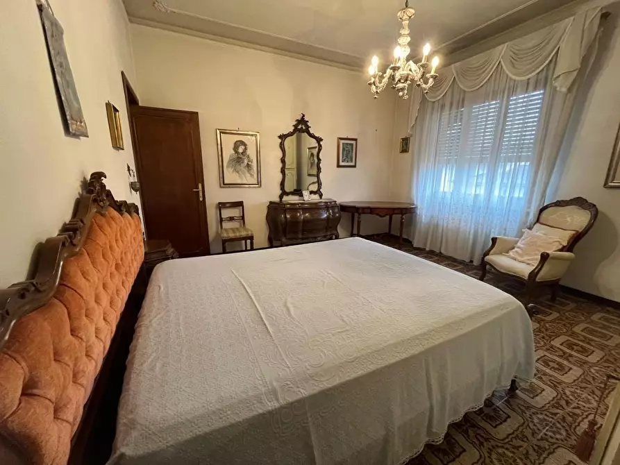Immagine 49 di Appartamento in vendita  a Lucca
