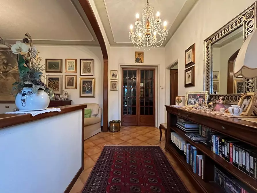 Immagine 47 di Appartamento in vendita  a Lucca