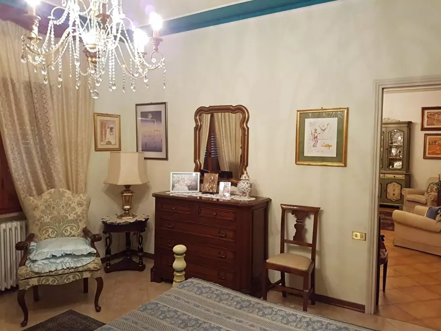 Immagine 6 di Appartamento in vendita  a Lucca