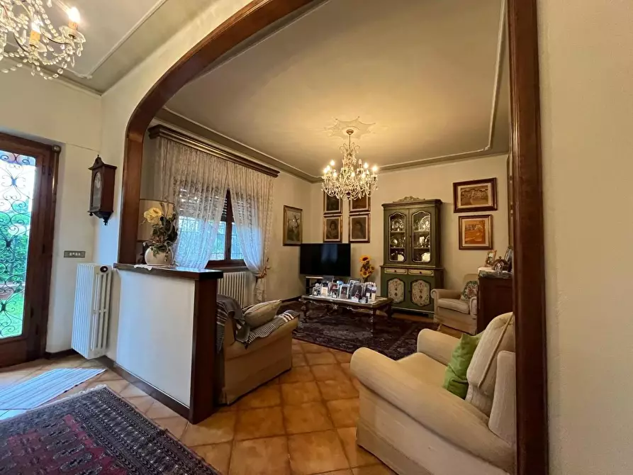 Immagine 45 di Appartamento in vendita  a Lucca