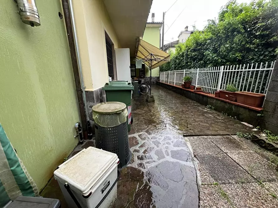 Immagine 68 di Appartamento in vendita  a Lucca