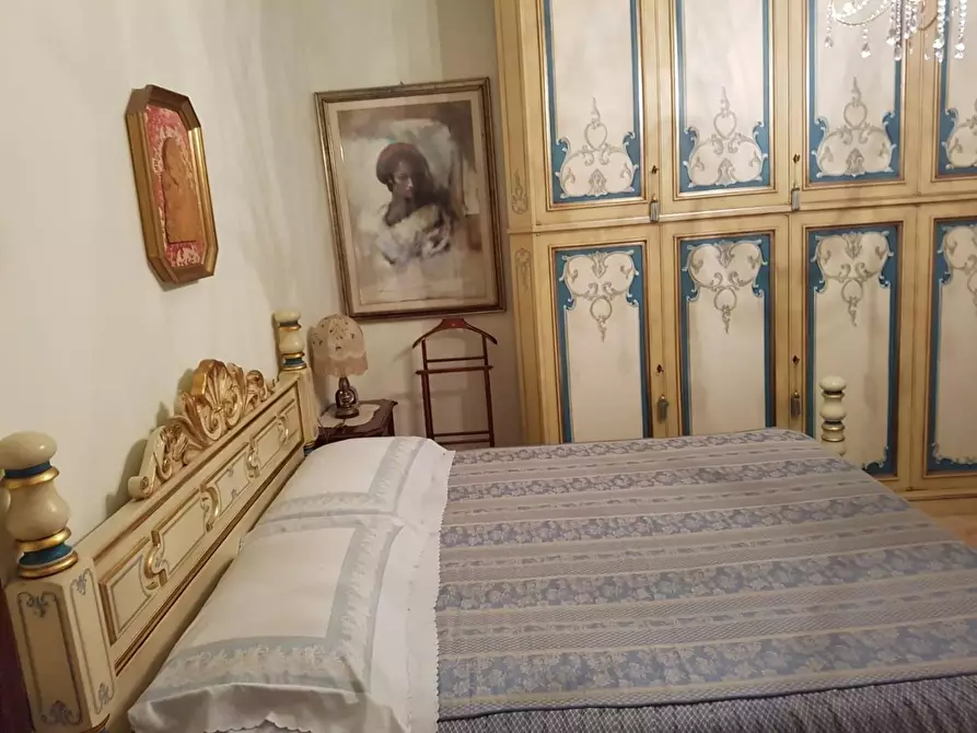 Immagine 33 di Appartamento in vendita  a Lucca