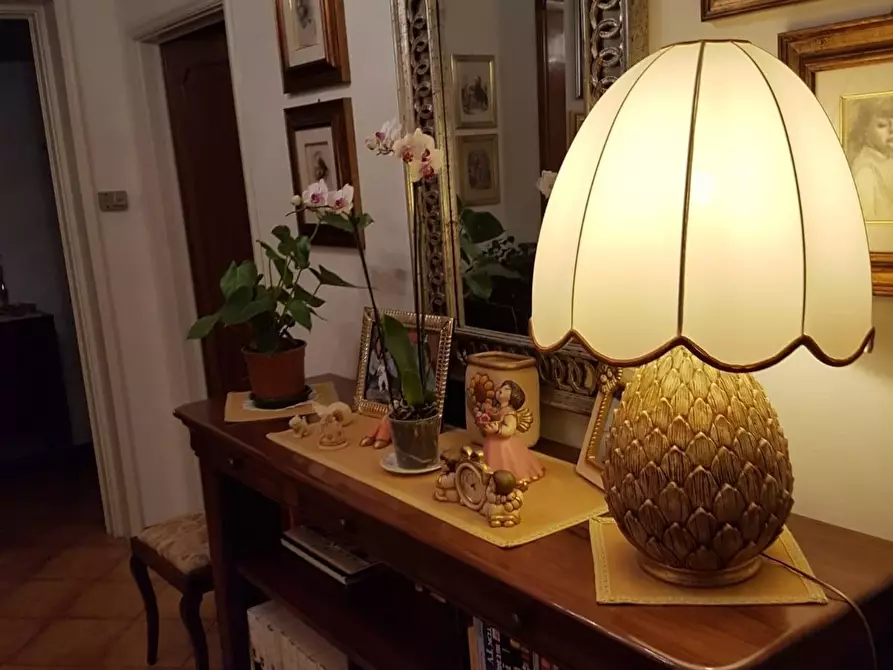Immagine 19 di Appartamento in vendita  a Lucca