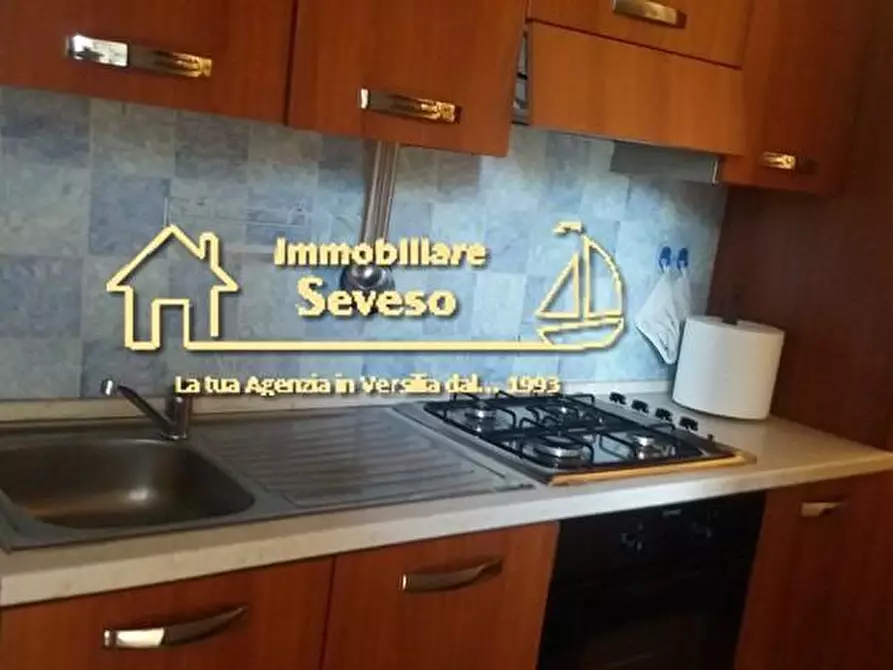 Immagine 9 di Casa trifamiliare in vendita  a Pietrasanta