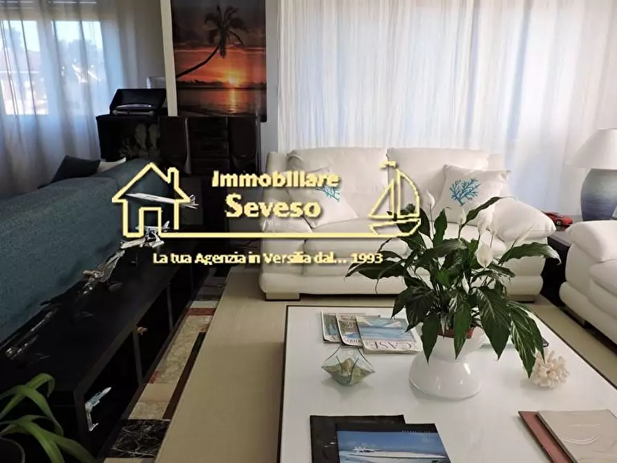 Immagine 5 di Casa trifamiliare in vendita  a Pietrasanta