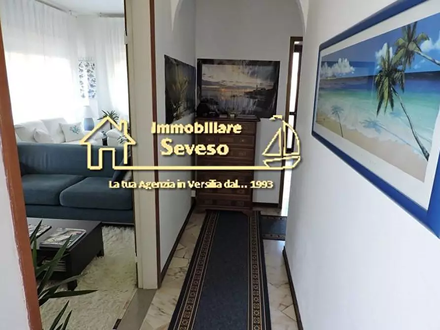 Immagine 11 di Casa trifamiliare in vendita  a Pietrasanta