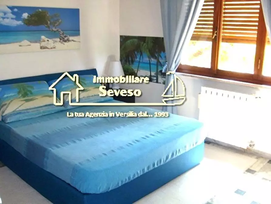 Immagine 14 di Casa trifamiliare in vendita  a Pietrasanta
