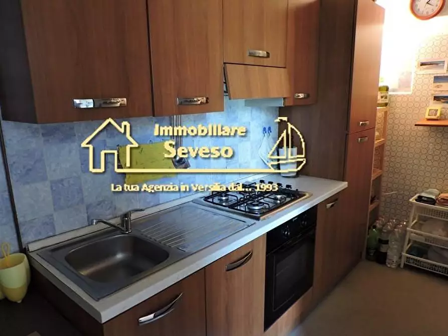 Immagine 8 di Casa trifamiliare in vendita  a Pietrasanta