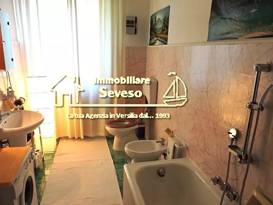 Immagine 15 di Casa trifamiliare in vendita  a Pietrasanta