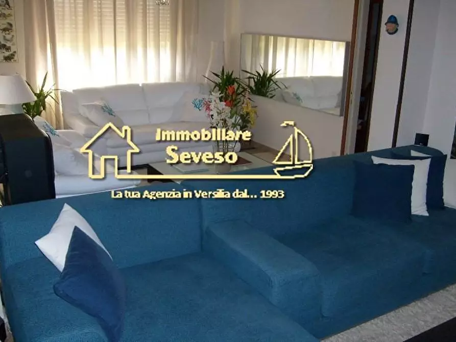 Immagine 3 di Casa trifamiliare in vendita  a Pietrasanta