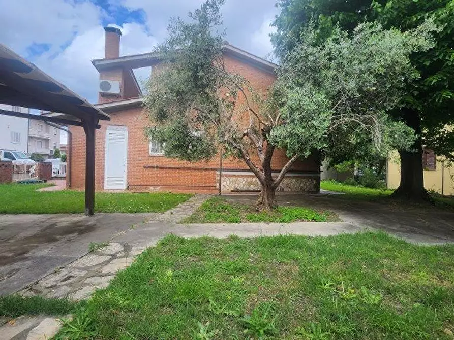 Immagine 1 di Casa indipendente in vendita  a Calcinaia