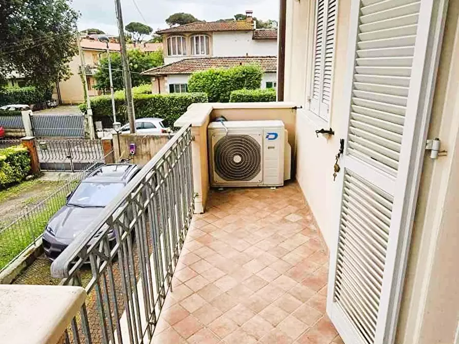 Immagine 8 di Appartamento in vendita  a Massa
