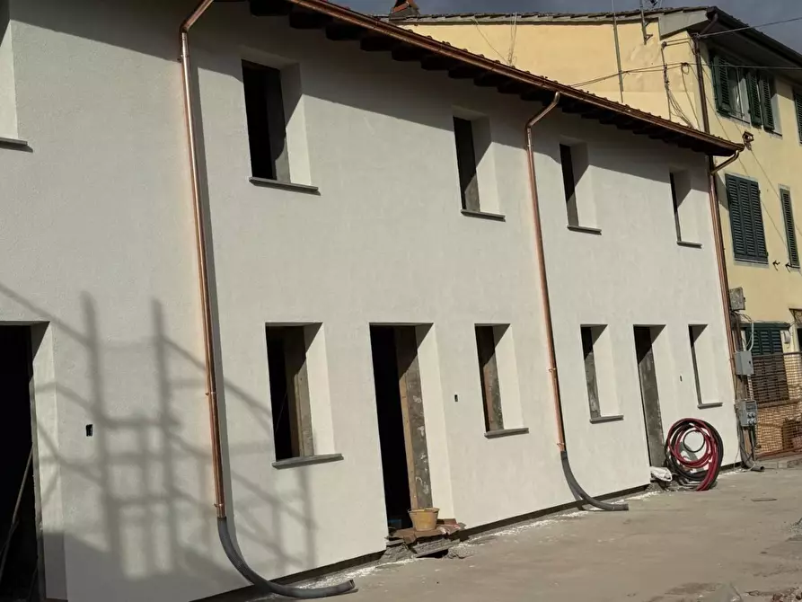 Immagine 2 di Terratetto in vendita  a Lucca