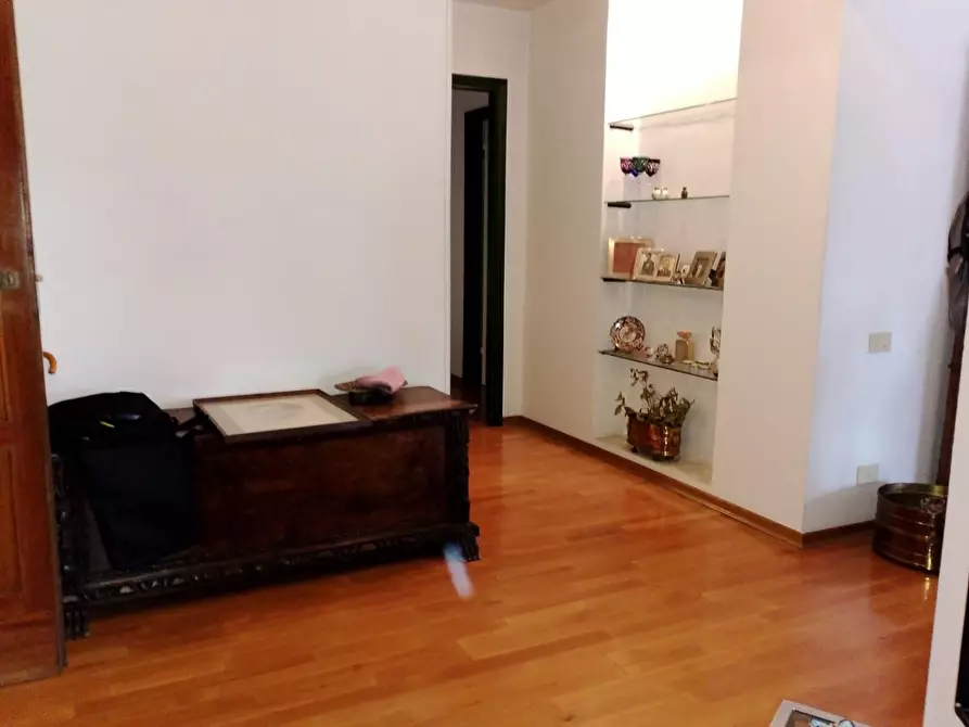 Immagine 31 di Appartamento in vendita  a Massa