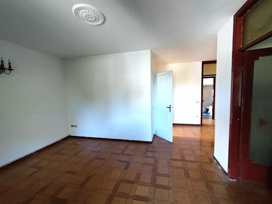 Immagine 4 di Appartamento in vendita  a Camaiore