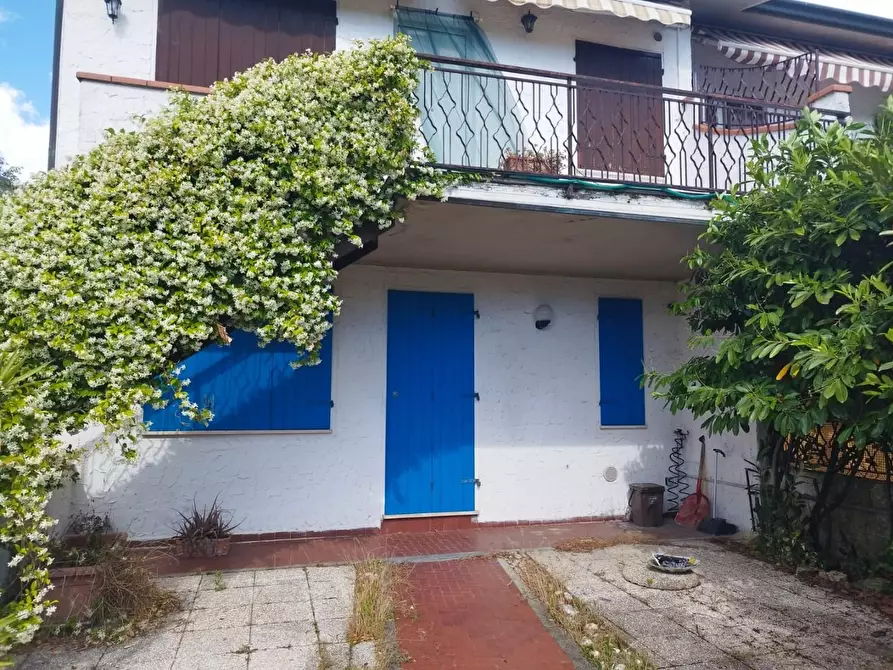 Immagine 21 di Appartamento in vendita  a Camaiore