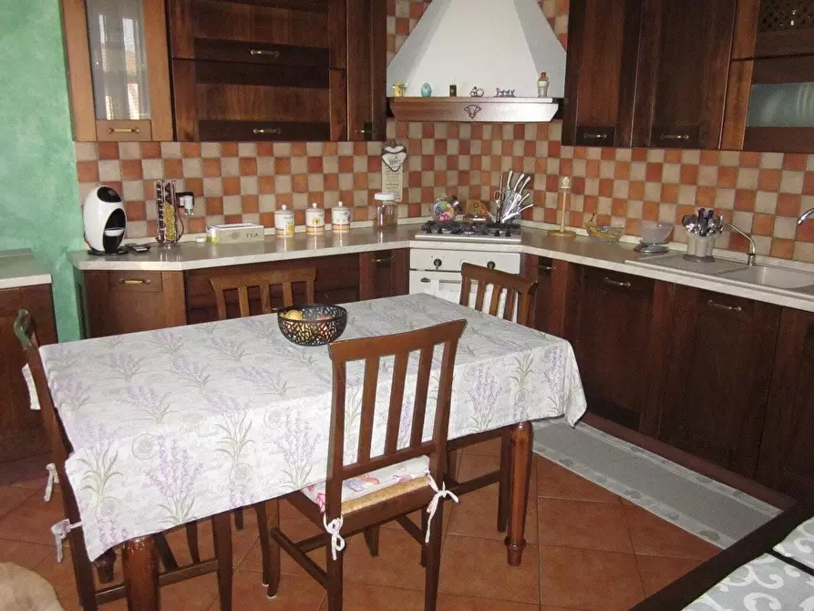 Immagine 9 di Villa in vendita  a Dorno