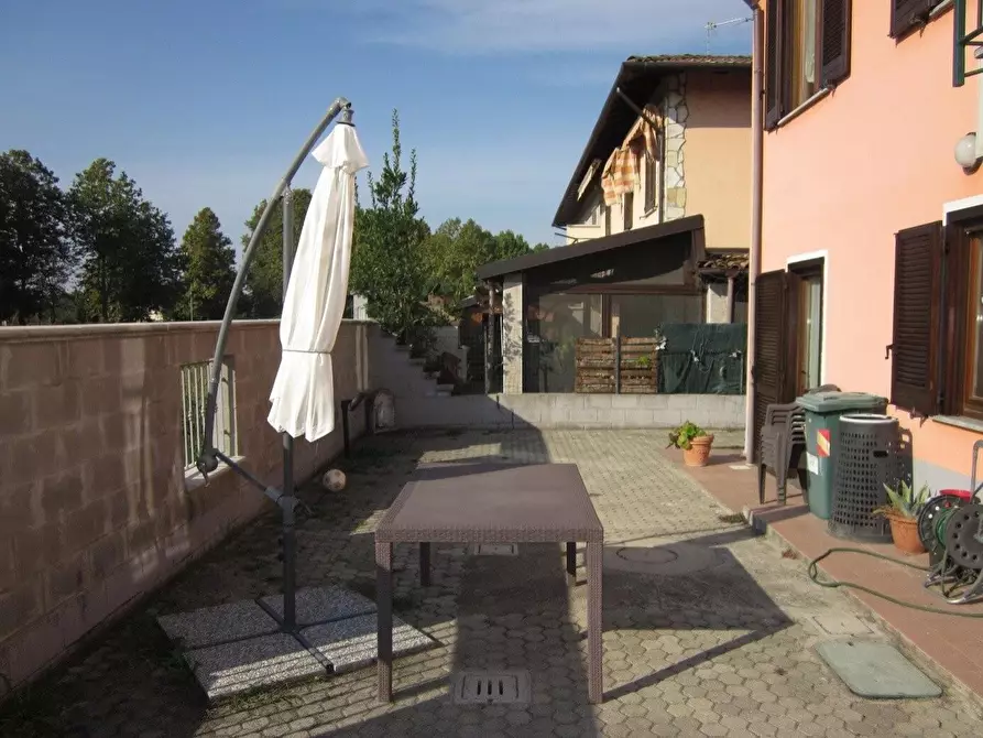 Immagine 6 di Villa in vendita  a Dorno