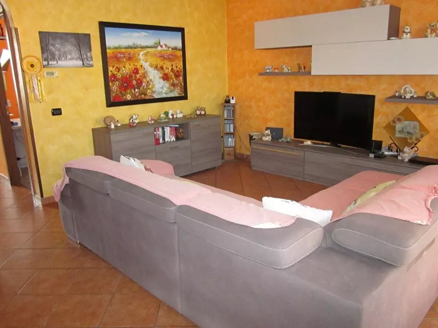 Immagine 8 di Villa in vendita  a Dorno