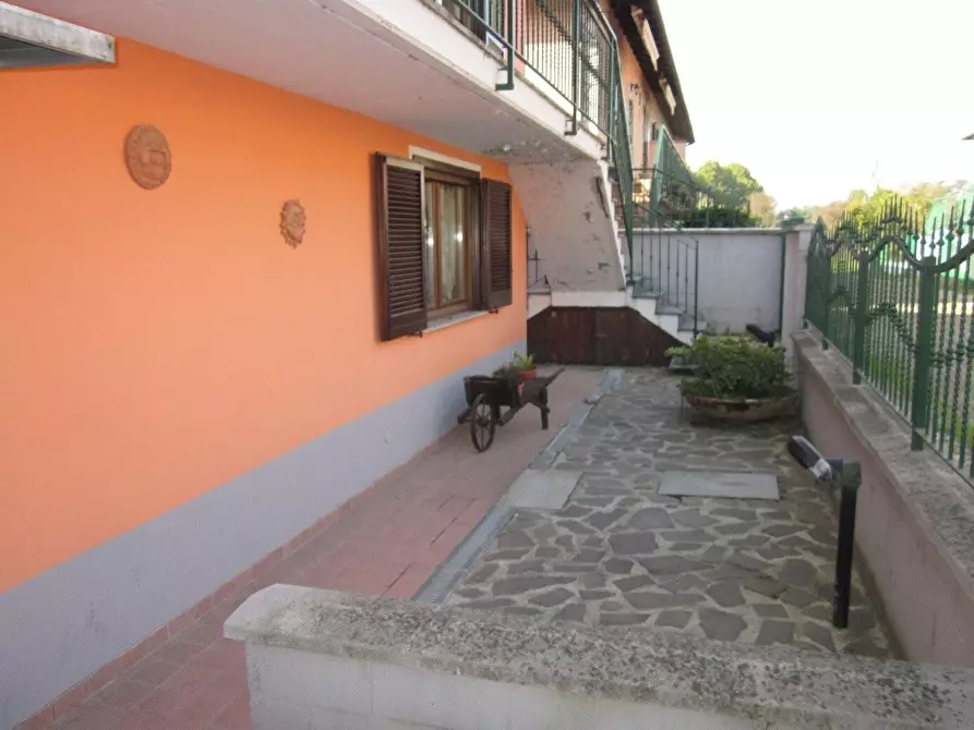 Immagine 4 di Villa in vendita  a Dorno