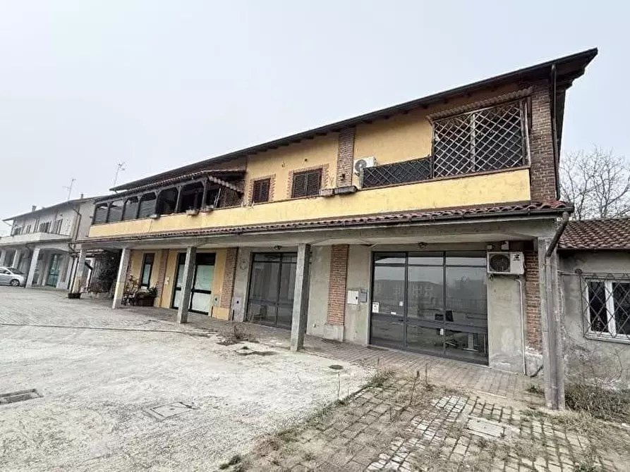 Immagine 10 di Appartamento in vendita  a Castello D'agogna