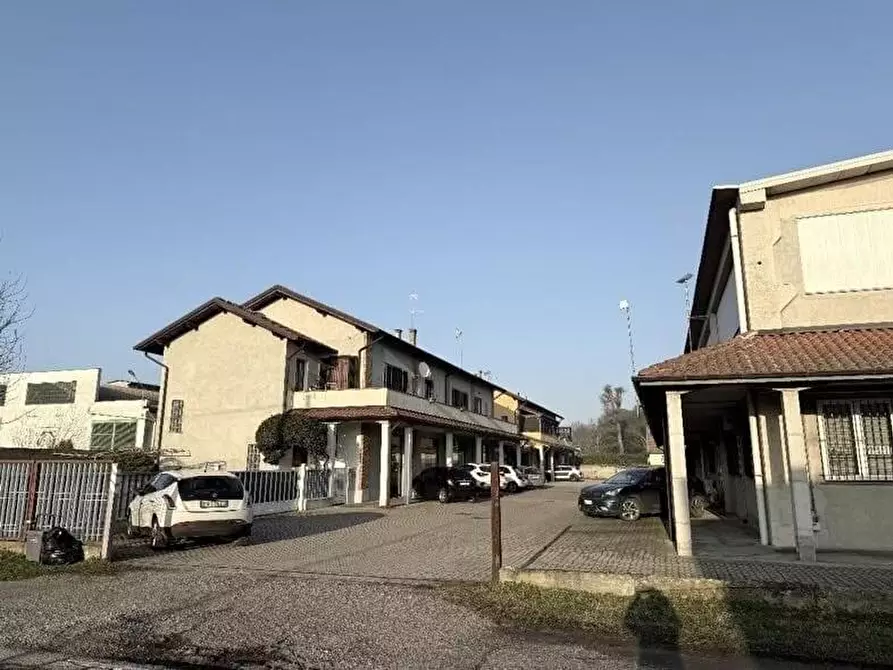 Immagine 1 di Appartamento in vendita  a Castello D'agogna