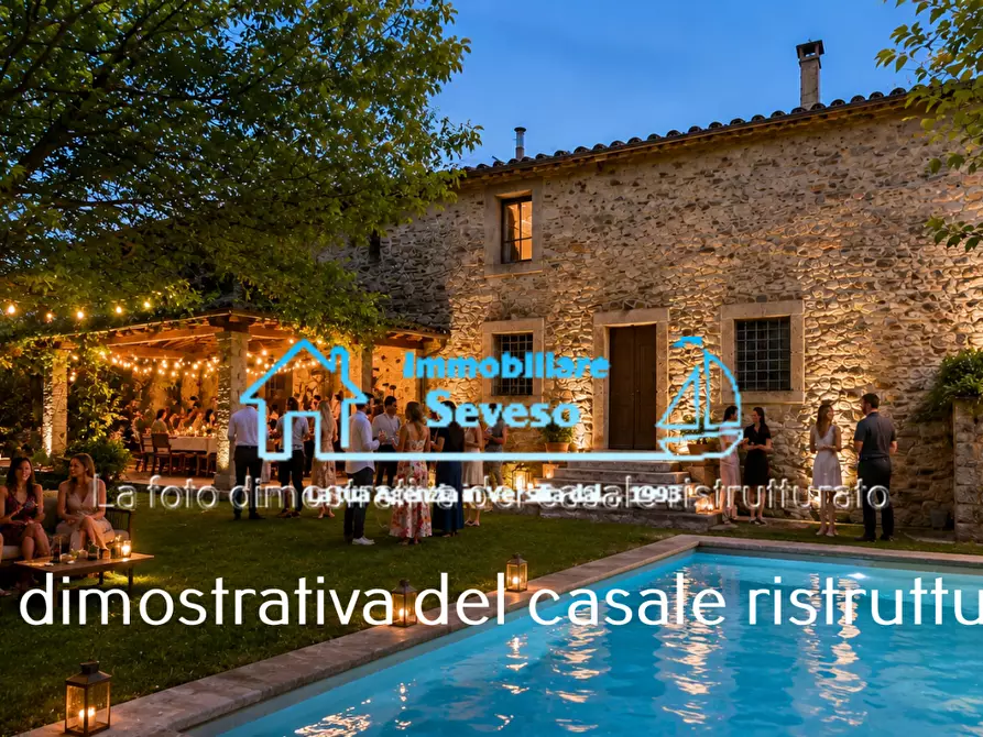 Immagine 2 di Casa colonica in vendita  a Seravezza