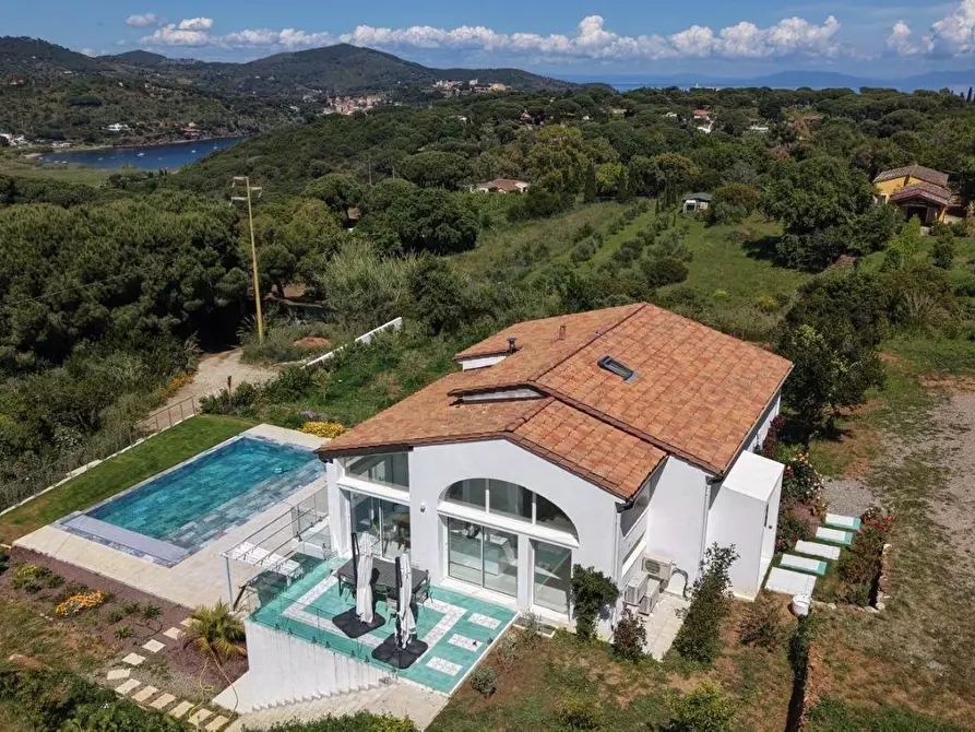 Immagine 2 di Villa in vendita  a Capoliveri
