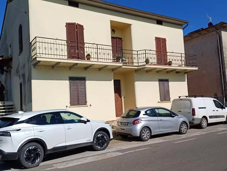 Immagine 3 di Appartamento in vendita  a Semproniano