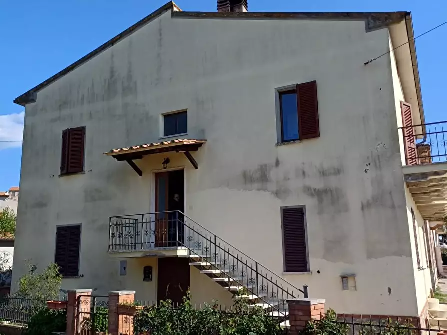 Immagine 9 di Appartamento in vendita  a Semproniano