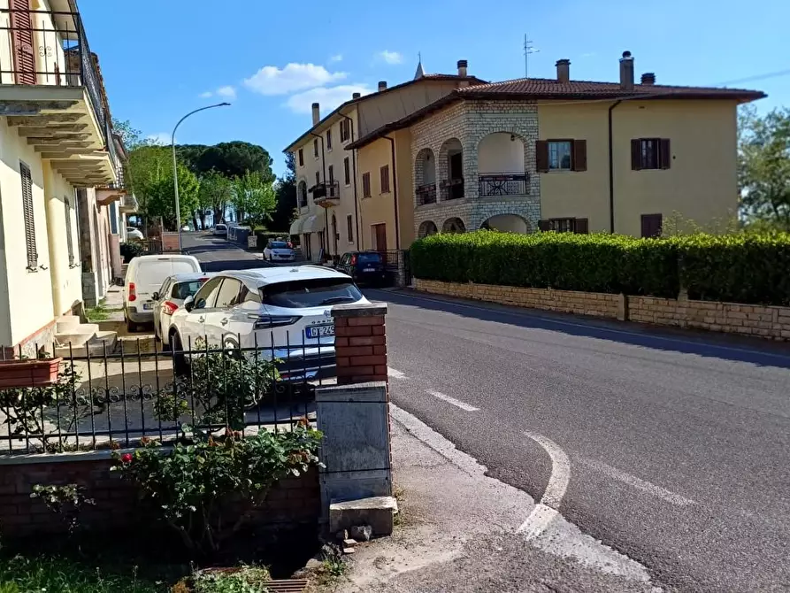 Immagine 7 di Appartamento in vendita  a Semproniano