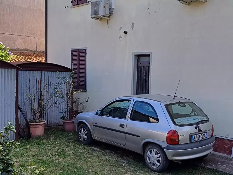 Immagine 11 di Appartamento in vendita  a Semproniano