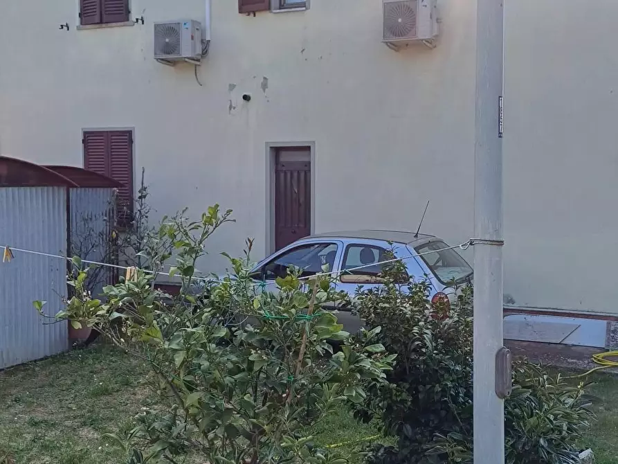 Immagine 10 di Appartamento in vendita  a Semproniano