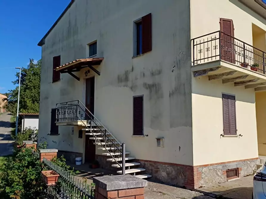 Immagine 15 di Appartamento in vendita  a Semproniano