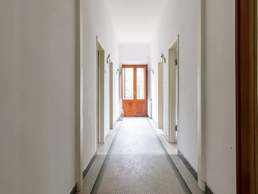 Immagine 16 di Villa in vendita  a Lucca