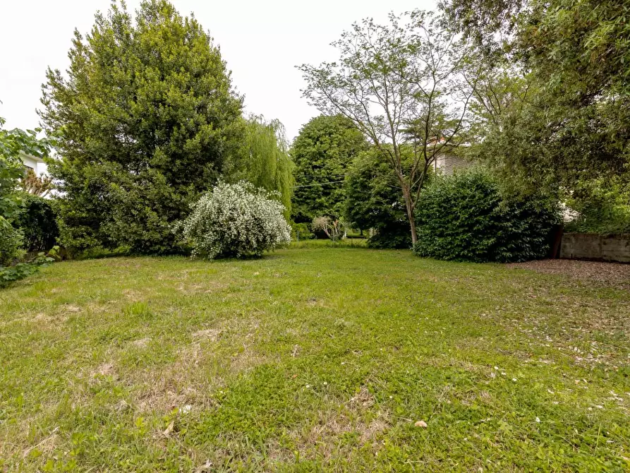 Immagine 28 di Villa in vendita  a Lucca
